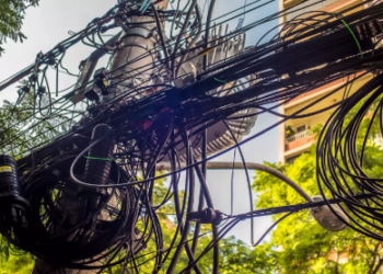 ADEUS, FIOS! Guarujá (SP) obriga ENTRADA SUBTERRÂNEA de todo o cabeamento e promete ruas mais seguras e modernas!