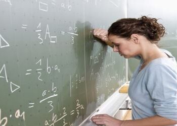 PEDIATRIA de GUERRA! Professores de Campinas têm 3,3 MIL afastamentos por transtornos mentais: ‘Queria meu cérebro de volta’!