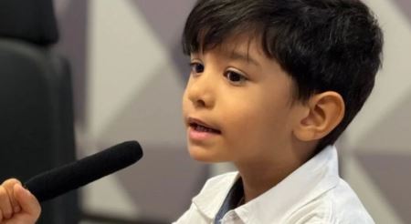 FUTURO CARDIOLOGISTA! ‘Minimédico’ goiano de 6 anos viraliza com discurso emocionante no Senado: ‘Mais informado, mais saudável o Brasil será’!