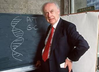 GÊNIO CAÍDO! Morre James Watson, Nobel do DNA que defendeu RACISMO SEM RESPALDO CIENTÍFICO e foi destituído de todos os títulos!