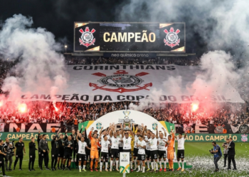 Entre títulos, crises e bastidores: a temporada intensa do Corinthians em 2025