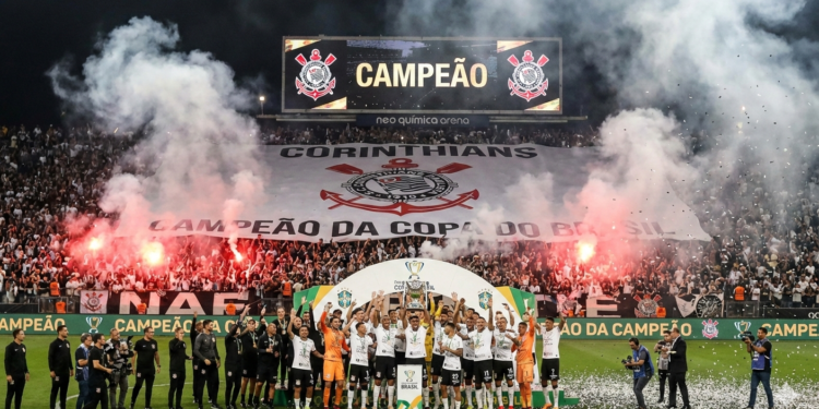 Entre títulos, crises e bastidores: a temporada intensa do Corinthians em 2025