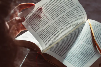 FÉ vs. LEI! Igrejas se unem para questionar PL que proíbe MUDANÇAS na Bíblia: “Palavra de Deus vira palavra do Congresso”!