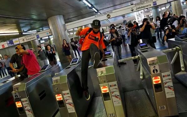 ACESSO TOTAL, DESAFIO HUMANO! Metrô de SP tem 100% das estações acessíveis, mas comportamento de passageiros é o novo obstáculo!