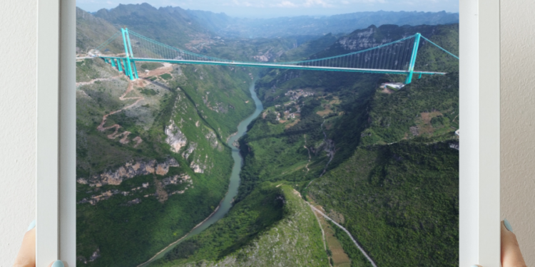 Você sabia que a  ponte mais alta do mundo é da China — e parece coisa de filme!