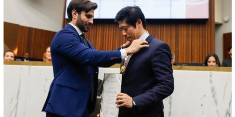 THOMAS LAW: O EMBAIXADOR DA PAZ QUE GANHOU O MAIOR PRÊMIO DE BH