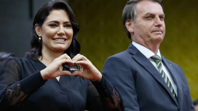 Editorial Mário Marcovicchio: Michelle Bolsonaro ganha o 1º Round contra Lula nas redes