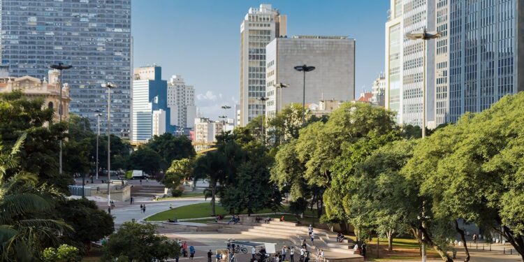 Vale do Anhangabaú: o coração simbólico de São Paulo entre passado, presente e futuro
