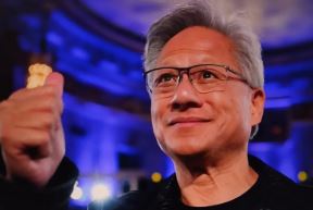 O BOOM DA IA: CEO da Nvidia prevê “salários de seis dígitos” para encanadores e eletricistas em Davos