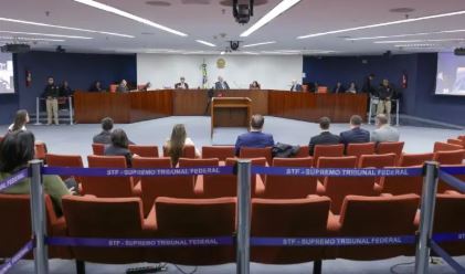 REVOLUÇÃO NAS ESCOLAS: Comissão aprova mínimo de 3 horas semanais de Educação Física e exige quadras cobertas