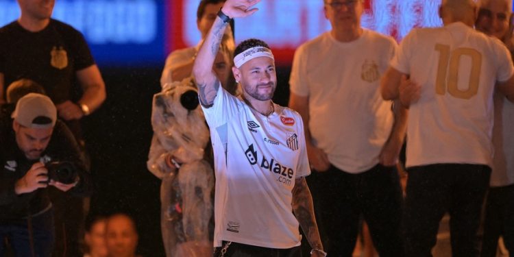 Nostalgia ou estratégia? A volta dos grandes ídolos ao futebol brasileiro reacende paixões e movimenta milhões