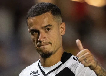 Fim da Era Coutinho: Ídolo deixa o Vasco e surpreende a torcida