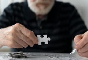 ESPERANÇA CONTRA O ALZHEIMER: Bloqueio de proteína inflamatória pode frear perda de memória, aponta estudo