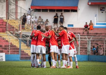 Da crise ao bilhão: como as categorias de base estão salvando clubes endividados no futebol brasileiro