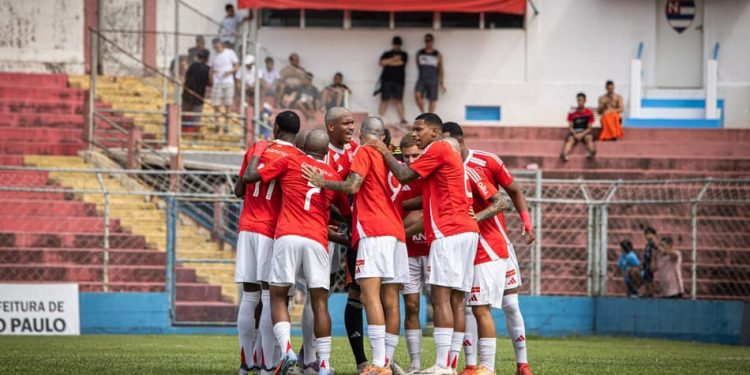 Da crise ao bilhão: como as categorias de base estão salvando clubes endividados no futebol brasileiro