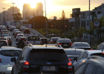 TARIFA DE TRÂNSITO: Câmara aprova urgência para o “Imposto do Congestionamento” em todo o Brasil