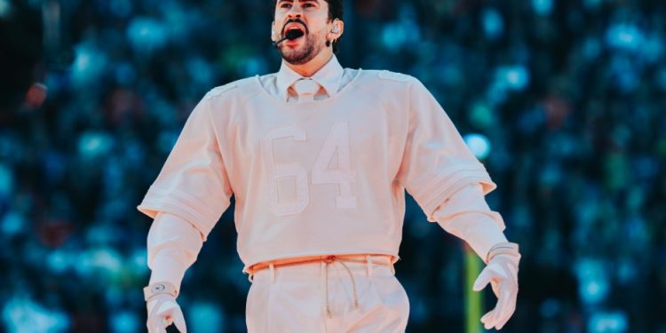 Bad Bunny: da periferia de Porto Rico ao estrelato global e a polêmica que dividiu o Super Bowl
