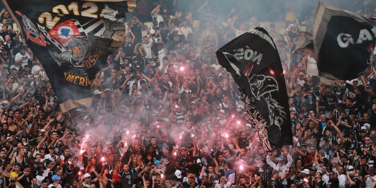 A importância das torcidas organizadas no futebol brasileiro