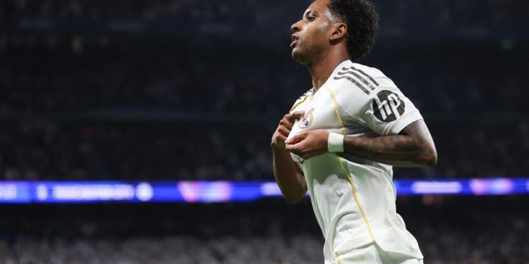 Rodrygo preocupa o Real Madrid após lesão e pode desfalcar equipe em momento decisivo