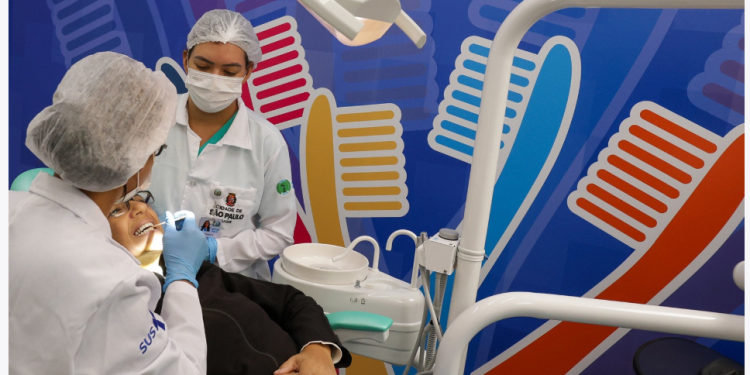 Prefeitura amplia acesso à saúde bucal e ultrapassa meio milhão de próteses dentárias entregues em São Paulo
