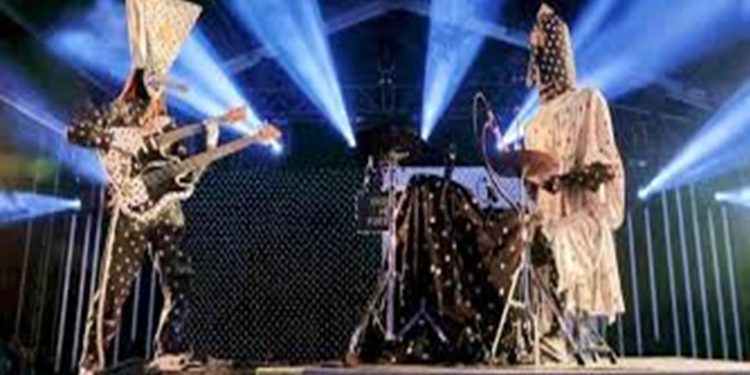SONORIDADE DE IMPACTO: O fenômeno vanguardista dos músicos do 'Angine de Poitrine'