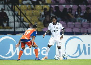 Botafogo empata com o Caracas na estreia da Sul-Americana 2026 e é vaiado no Nilton Santos