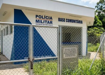 PATRIMÔNIO TRANCADO: Posto policial de R$ 300 mil vira “enfeite” na Avenida Miguel Estéfano.