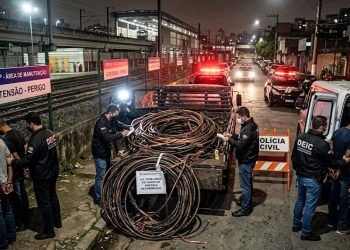 LOGÍSTICA DO CRIME INTERROMPIDA: GRUPO É CAPTURADO COM MILHARES DE QUILOS DE COBRE SUBTRAÍDOS DOS TRILHOS.