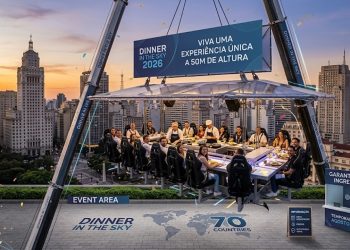 BANQUETE NAS ALTURAS: DINNER IN THE SKY EXPÕE CONTRASTE EM SP.