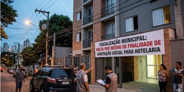 NEGÓCIO CLANDESTINO: Sanção pesada atinge grupo que converteu unidades populares em hospedagens temporárias.