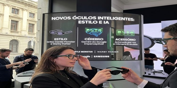 BIG TECHS LANÇAM ÓCULOS COM IA QUE SEGUEM SEUS PASSOS.