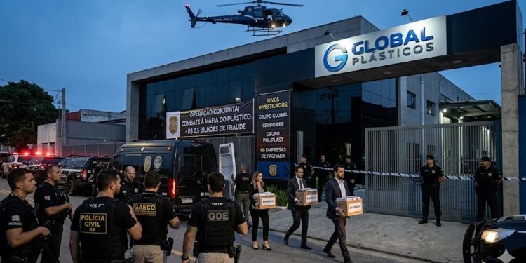 BILHÕES NO LIXO: OPERAÇÃO DESMANTELA MÁFIA DO SETOR DE PLÁSTICOS EM SP.