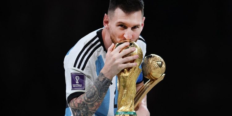 O Jogador que Disputou uma Copa do Mundo com o Braço Quebrado