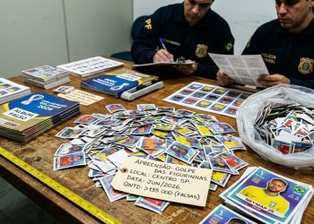 MÁFIA DA COPA: DEIC DESMANTELA GOLPE DA FIGURINHA FALSA.