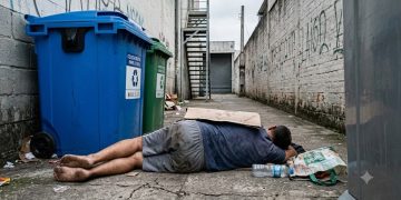 FRIO EXTREMO MATA HOMEM EM SITUAÇÃO DE RUA.