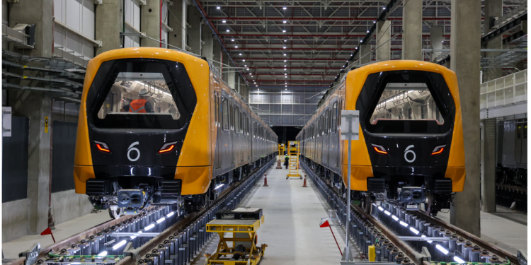 LINHA 6-LARANJA COMEÇA A OPERAR COM SEIS ESTAÇÕES E VIAGENS GRATUITAS