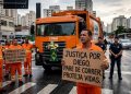LUTO NAS RUAS: GARIS PARALISAM COLETA APÓS MORTE DE TRABALHADOR