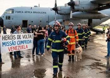 MISSÃO CUMPRIDA: BOMBEIROS DE SP RETORNAM APÓS SALVAR VIDAS
