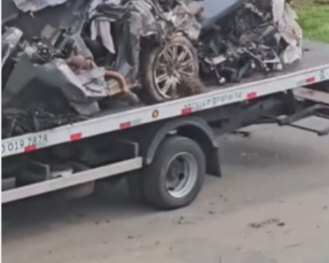 Motorista morre após Porsche bater em mureta e pilastra na Rodovia dos Imigrantes
