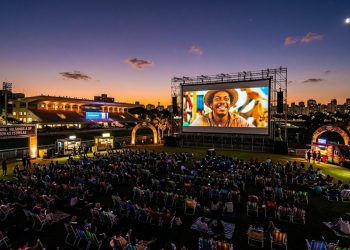 CINEMA SOB AS ESTRELAS: OPEN AIR BRASIL VOLTA A SP APÓS HIATO DE QUATRO ANOS