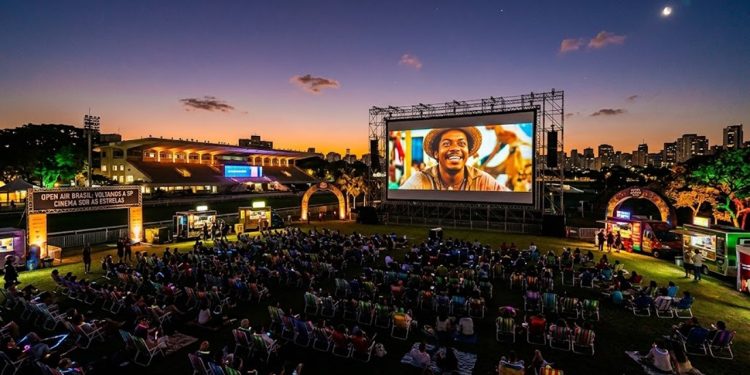 CINEMA SOB AS ESTRELAS: OPEN AIR BRASIL VOLTA A SP APÓS HIATO DE QUATRO ANOS