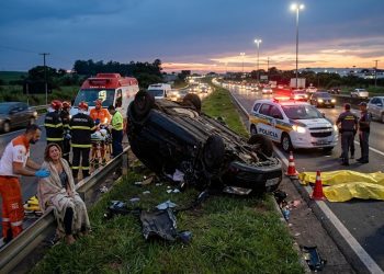 TRAGÉDIA NA ANHANGUERA: MOTORISTA BÊBADO CAPOTA CARRO E DEIXA MORTOS EM SP