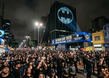 GOTHAM PAULISTANA: BAT-SINAL ILUMINA A PAULISTA NO BATMAN DAY