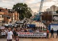 TRILHOS EM CONFLITO: DESOCUPAÇÃO DE FAVELA TRAVA OBRA DO METRÔ NA ZONA LESTE.
