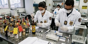 VENENO NO COPO: MP ENQUADRA RESPONSÁVEIS POR METANOL EM SP
