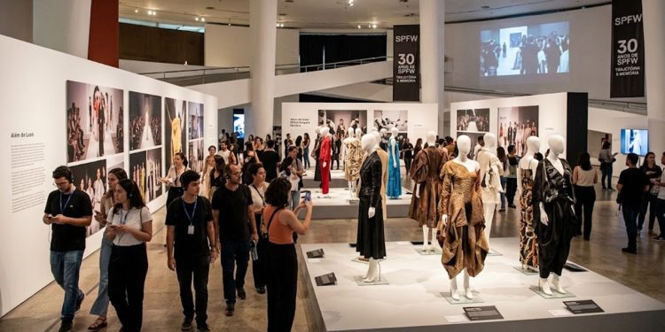 ALÉM DO LUXO: SPFW RESGATA HISTÓRIA E IMPULSIONA A INDÚSTRIA
