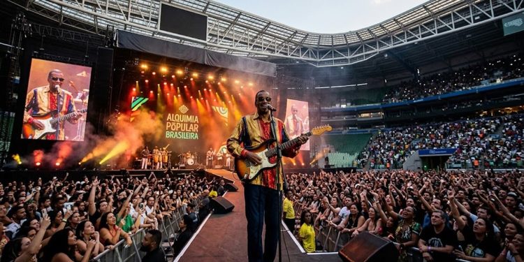 ALQUIMIA NO ESTÁDIO: JORGE BEN JOR FAZ SHOW ÚNICO EM SP