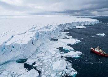 AMEAÇA POLAR: Derretimento da Geleira do Juízo Final dobra e ameaça litoral