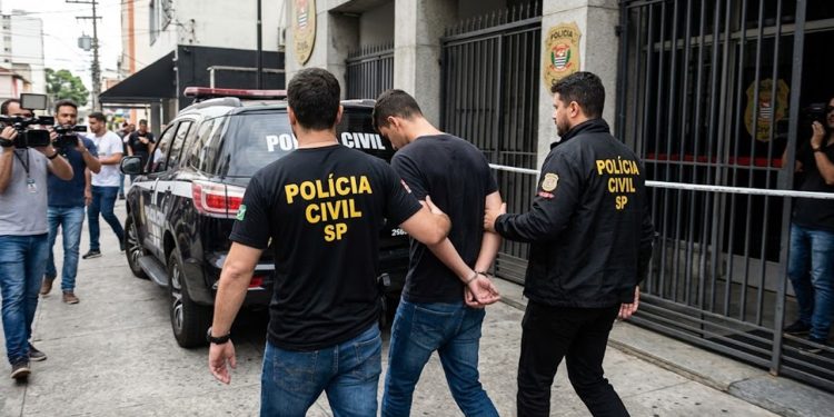 CERCO DIGITAL: Homem é preso após enviar 30 deliveries e Pix de R$ 0,01 para ameaçar mulher