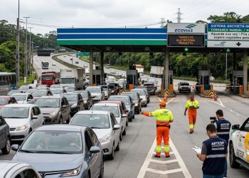 FILA NO PEDÁGIO: ARTESP MULTA ECOVIAS POR ESPERA EXCESSIVA